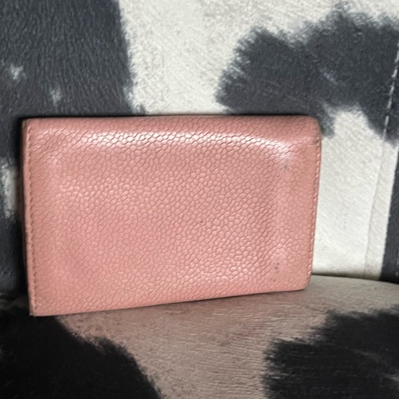 #113 Chanel Pink Pebbled Leather Signature Keyholder Mini Wallet - Picture 7 of 16